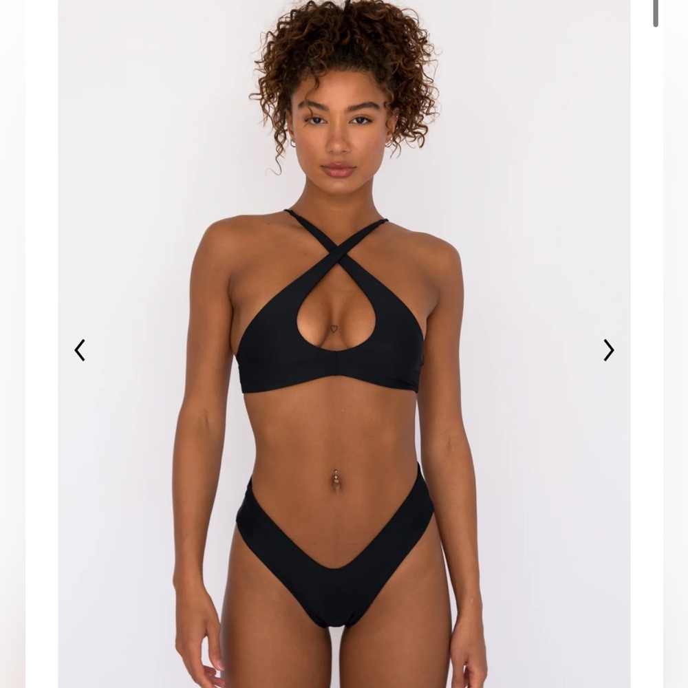 Black swim top Skatie
